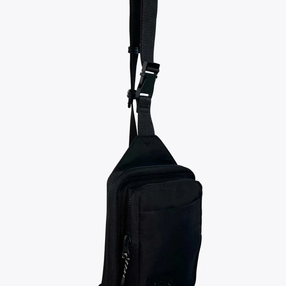 BEIS The Sport Sling in Black - Picture 11 of 14